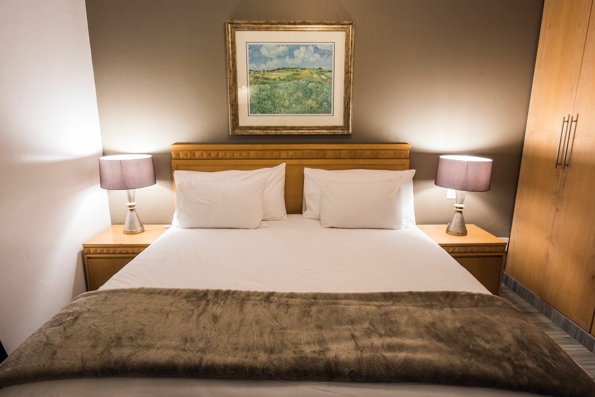 Airport Inn Executive Suites เคมป์ตัน พาร์ค ภายนอก รูปภาพ